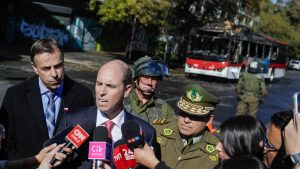 La crítica de Arrau tras quema de micro en Estación Central: 