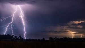 Confirman tormentas eléctricas y granizos en siete regiones: RM entre las afectadas