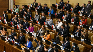 Oposición endurece el tono contra megarreforma tras lapidario informe del CFA y oficialismo minimiza alertas