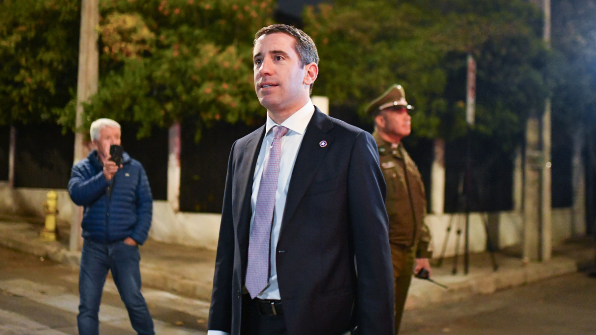 “Nunca fue tema”: jefe de bancada republicana baja el perfil a cruce Squella-Irarrázaval tras cita con Kast en Cerro Castillo