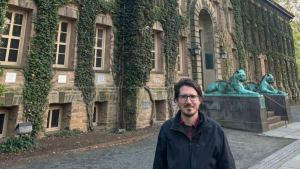 Viaje a la mente de Cristián Rettig, el único chileno seleccionado entre 250 académicos para investigar en Princeton