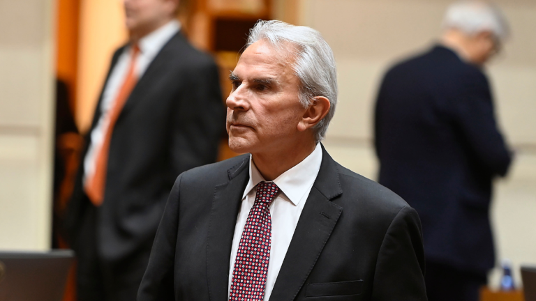 Moreira y derogación de decreto por Estrecho de Magallanes: 