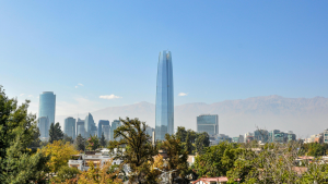 Índice de Inmigración 2026: Chile se ubica lejos del top de países para emigrar, pero destaca en transporte público