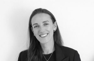 Isidora Villarino: “Mientras resida en Santiago, mi ciudad siempre será mi gran referente”