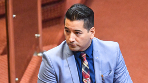 VIDEO - Revelan imágenes del momento exacto del golpe que recibió el diputado Javier Olivares en Olmué
