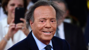El motivo tras la demanda de Julio Iglesias contra la vicepresidenta de España
