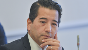 Amplio prontuario policial: detienen a dos presuntos implicados en pelea con Javier Olivares