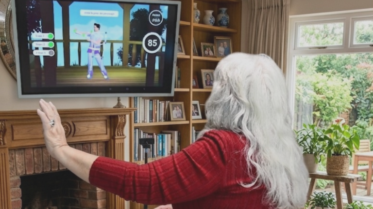 Investigadores crean plataforma de videojuegos con IA para estimulación de personas mayores