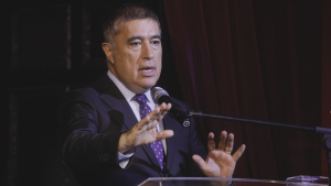 Desbordes extiende polémica por ampliación de Santiago 1: 