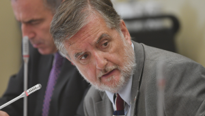 Ministro Undurraga apunta a Carolina Arredondo por paralización de obras del GAM: 