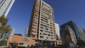 Mallas en departamentos: cada cuánto tiempo hay que cambiarlas y cómo les afecta el sol
