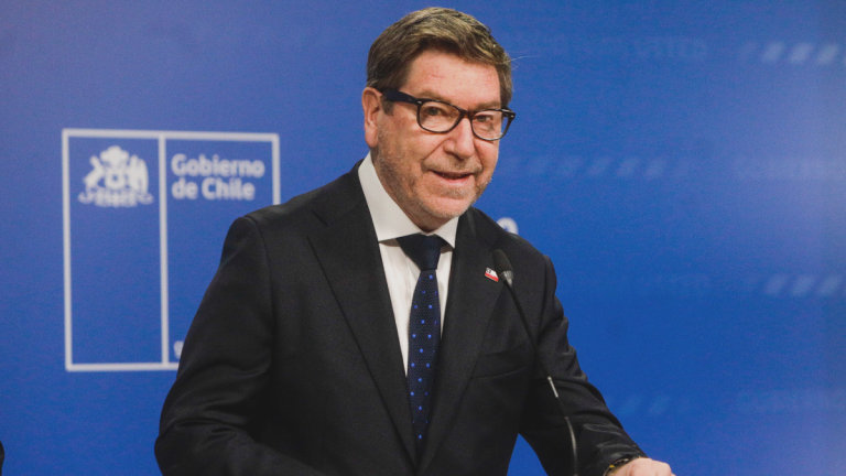 Ministro Mas asegura que alza de desempleo es 