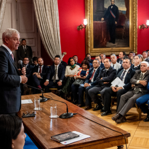 Flanco municipal por contribuciones se agudiza para el Gobierno previo a discusión en el Senado: alcaldes oficialistas encabezan las críticas