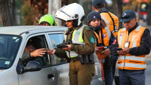 Revisa cuáles son las patentes con restricción vehicular este viernes 15 de mayo