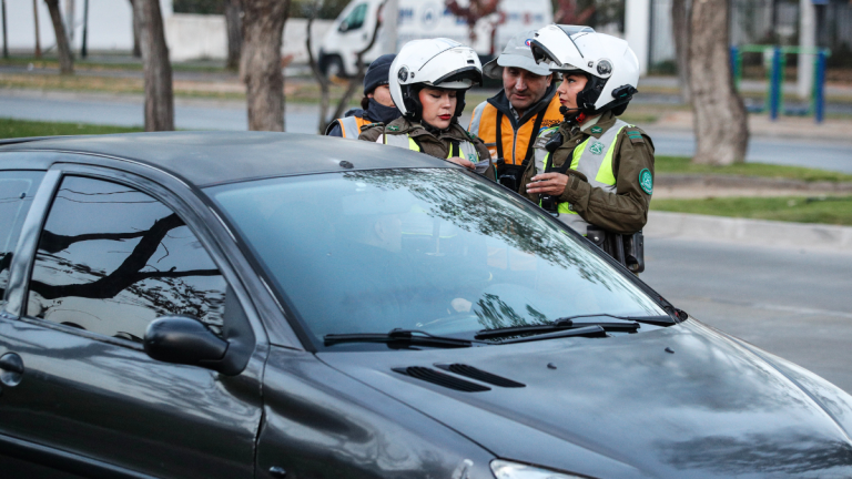 No arriesgues una multa: las patentes que tienen restricción vehicular este viernes 29 de mayo