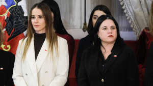 VIDEO - Diputada Charpentier nada contra la corriente: en medio de críticas, aseguró que salida de Steinert y Sedini fue por 