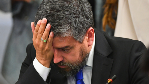 Por redes sociales y en su teléfono: PPD denunció amenazas de muerte contra diputado Jaime Araya