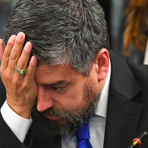 Por redes sociales y en su teléfono: PPD denunció amenazas de muerte contra diputado Jaime Araya
