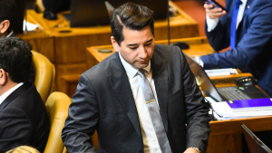 Equipo del diputado Olivares apunta contra jugador de fútbol por golpes y anuncia acciones legales