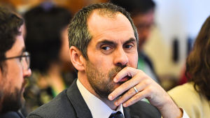 Encuesta Black & White: 58% respalda acusación constitucional contra Nicolas Grau
