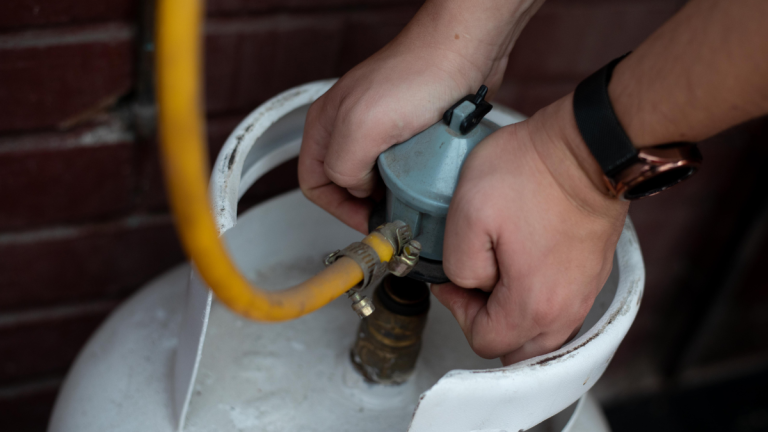 Cupón de $27 mil: Gobierno detalla cómo se entregará el subsidio al gas y las posibles fechas de pago