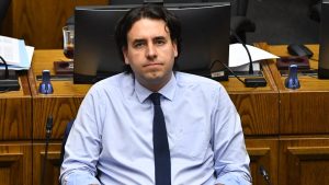 Parlamentarios presionan por el regreso del MEPCO tras descenso del valor del petróleo