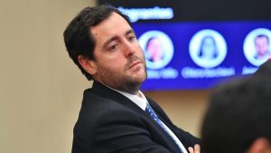 Quién es Leandro Kunstmann, el diputado que defendió viaje al Caribe porque su trabajo es  “de lunes a miércoles”