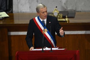 Cadem: aprobación de Kast sube a 43% tras Cuenta Pública y 67% respalda el Registro de Vándalos