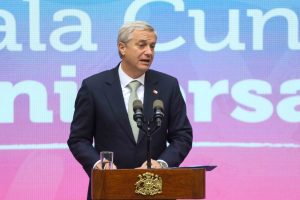 Kast advierte meses difíciles para el empleo y defiende cobro del CAE: 