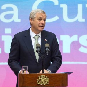 Kast advierte meses difíciles para el empleo y defiende cobro del CAE: 