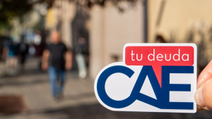 Encuesta Black & White: 55% está de acuerdo que Tesorería realice embargos a deudores del CAE