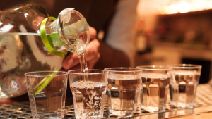 Pisco, aguardiente y otros destilados: en qué se diferencian y cuándo se usa cada uno