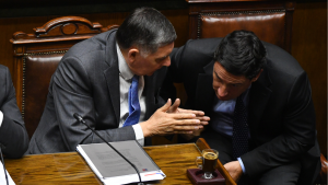 Aprobar la megarreforma por “medio voto” o construir un acuerdo transversal: el dilema que separa aguas en el oficialismo