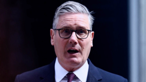 Tras apenas dos años en el poder en Reino Unido: Starmer renuncia a su cargo de primer ministro