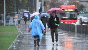 Los sectores de la Región Metropolitana a los que regresará la lluvia este viernes