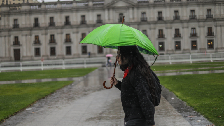 Regresa la lluvia en Santiago: el día en que podrían caer precipitaciones en la Región Metropolitana