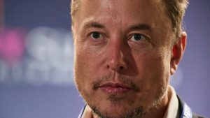 Elon Musk se convierte en el primer “trillonario” de la historia tras el debut bursátil de SpaceX