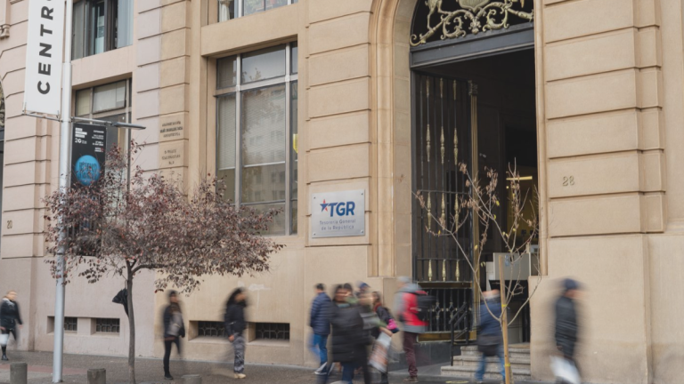 TGR descarta negligencia en cobranza de millonaria deuda a Cugat y acusa a medios de 