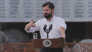 CAE o borrar con el codo lo escrito con la mano