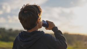 Investigación detecta que niños chilenos menores de cinco años consumen bebidas energéticas