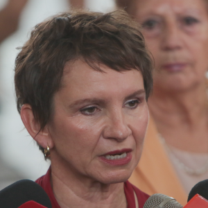 Tohá cuestiona gestión de biministro Mas: 