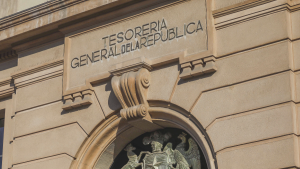 FA rechaza aumento de deudores del CAE por promesa de Boric: 
