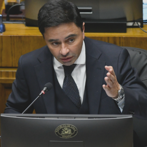 Tras fracaso de Steinert: Carter se mostró 