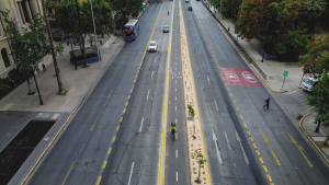 Claudio Orrego llama a ejecutar tercer tramo de la Ciclovía Alameda tras informe favorable de Conaset