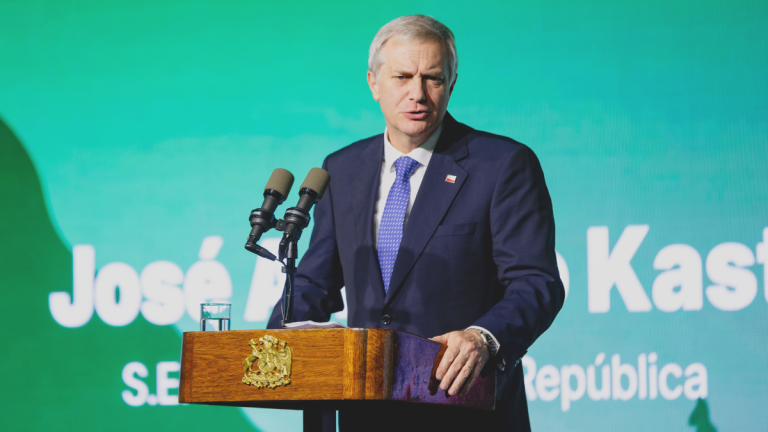 La Moneda defiende al presidente Kast tras discusión con niño: 