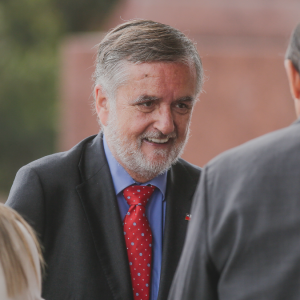 Ministro Undurraga apunta a Amparo Noguera por funa en La Pérgola de las Flores: 