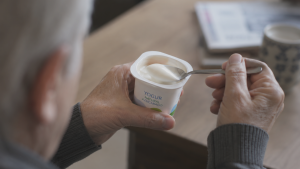 Estudios asocian consumo de queso y yogur a menor riesgo de demencia