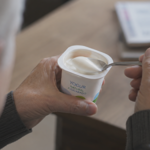 Estudios asocian consumo de queso y yogur a menor riesgo de demencia