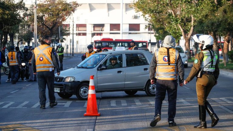 Restricción vehicular: revisa las patentes que no pueden circular en la RM este viernes 12 de junio