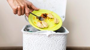 Cuando botamos comida, también botamos agua
